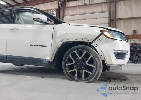 2019 Jeep Compass Limited 4X4 из США, поврежденный, VIN 3C4NJDCB5KT598874